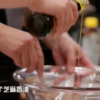 老醋海蜇头的做法，海蜇太咸怎样快速变淡（#周六做好菜 山胡椒老醋海蜇）