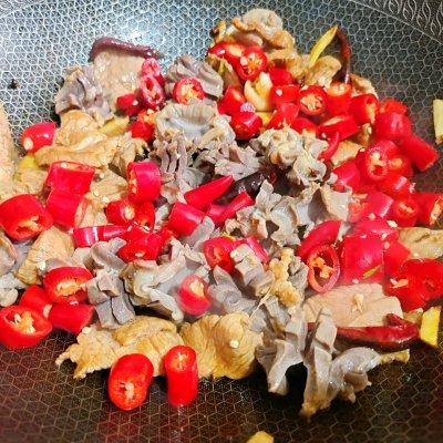 芹菜炒鸡胗，芹菜炒牛肉的做法（#巨下饭的家常菜#香辣鸡胗炒小芹菜\u0026巨下饭系列）