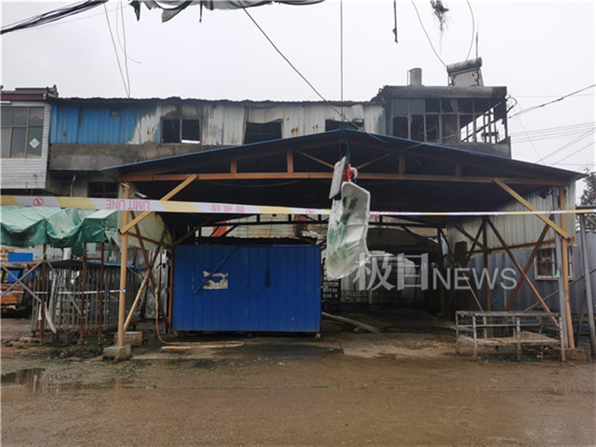 宿州萧县家电维修 殒命火海的安徽一家四口：事发前两小时父亲刚在群里发红包，儿子准备白天去大学报到