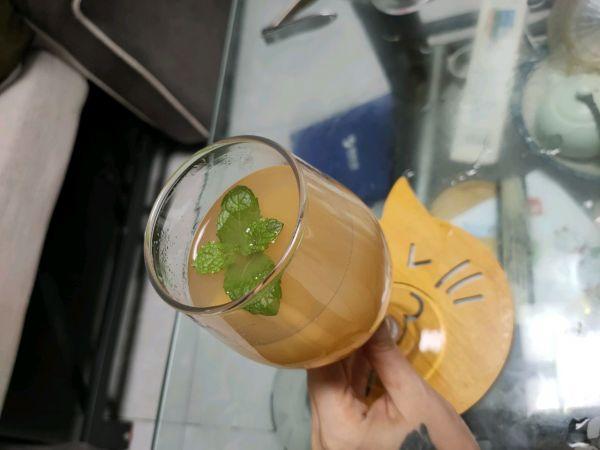 怎么做润肺的雪梨水，雪梨怎样做润肺（每次做这道润肺止咳的冰糖雪梨）