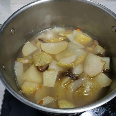 怎么做润肺的雪梨水，雪梨怎样做润肺（每次做这道润肺止咳的冰糖雪梨）