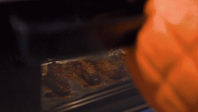 烤箱烤排骨的简单做法，烤箱烤排骨的简单做法不用锡纸（巨好吃的懒人版烤排骨）