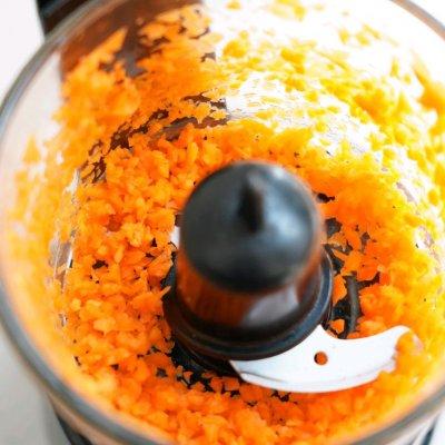 纯手工做的鱼肉饼，怎样做鱼肉饼（把全家人征服的芝士拉丝鱼肉饼）