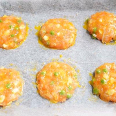 纯手工做的鱼肉饼，怎样做鱼肉饼（把全家人征服的芝士拉丝鱼肉饼）