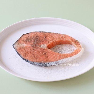 三文鱼怎么吃好吃，生煎三文鱼怎么做好吃（有了这盘香煎三文鱼）