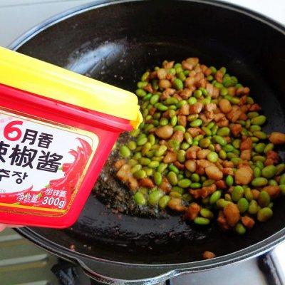 毛豆炒肉怎么做，毛豆怎样做才好吃（简单易做的毛豆炒肉丁）