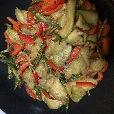 迷你小茄子怎么炒好吃，迷你小茄子的做法大全窍门（你素炒茄子的正宗做法）