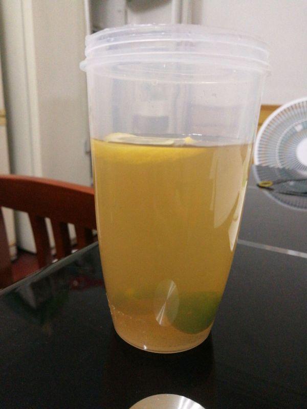 青桔柠檬茶如何做，10分钟出锅的喝一口柠檬青桔绿碧茶