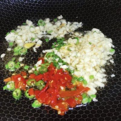 蒜蓉粉丝扇贝做法步骤，扇贝粉丝的做法 蒜蓉（方便简单家常菜蒜蓉粉丝蒸扇贝）