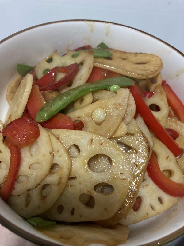 炒藕怎么炒，凉拌藕片怎么做（轻松来一碗清炒莲藕）