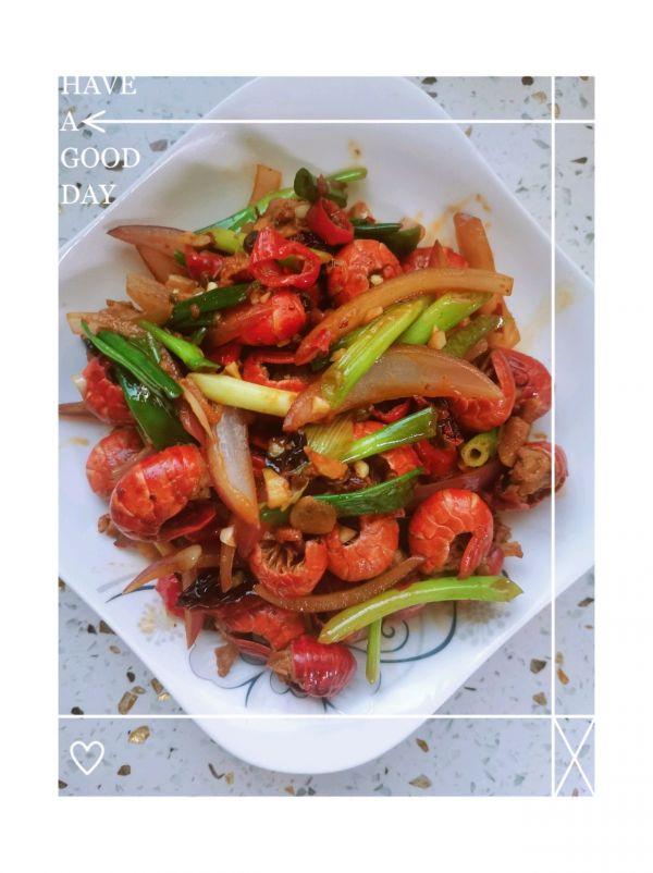 炒虾尾的家常做法，炒虾尾的做法（再也不担心吃不上饭了）