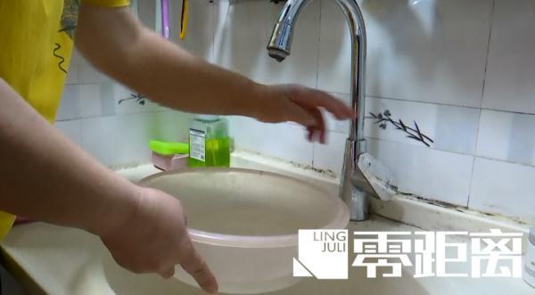 自来水多少钱一吨，水费一吨多少钱（埋在地下的水表管道破裂）