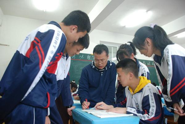 四有好老师的内容是哪四个方面，四有好教师是指什么内容（践行“四有好老师”标准）