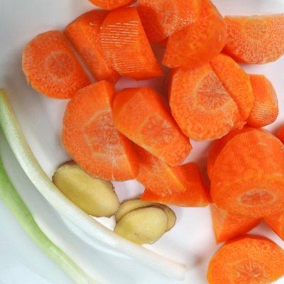 猪脚汤的做法，清炖猪脚怎么做最好吃（鲜香浓郁”－黄豆猪蹄汤）