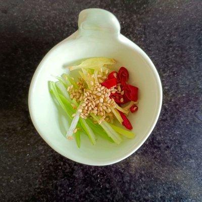 蒸虾需要多长时间，蒸龙虾蒸多长时间（香到流口水的清蒸虾）