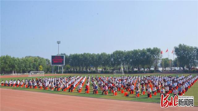 廊坊燕京职业技术学院，廊坊燕京职业技术学院宿舍条件怎么样（廊坊燕京职业技术学院庆祝教师节）