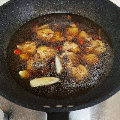 鸡肉炖什么好吃，炖鸡放什么料好吃（这样的豆腐香菇炖鸡块）