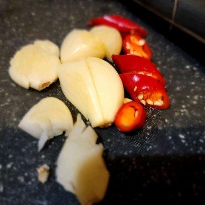 煮面条的做法，面条的制作方法以及配方（这样煮面条比店里好吃十倍）