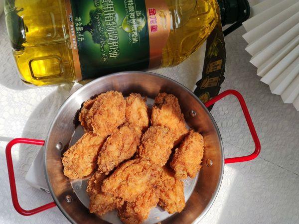 肯德鸡的鸡翅怎么做，肯德鸡的鸡翅怎么做好吃（热烹更美味#自制肯德基炸鸡翅）