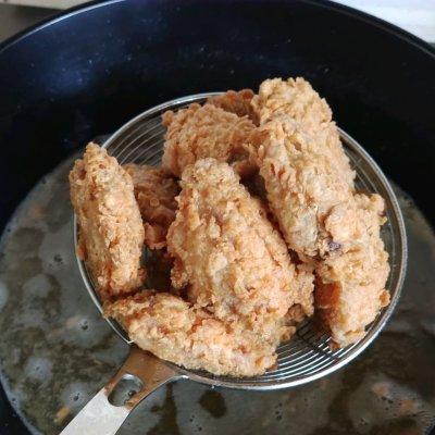 肯德鸡的鸡翅怎么做，肯德鸡的鸡翅怎么做好吃（热烹更美味#自制肯德基炸鸡翅）