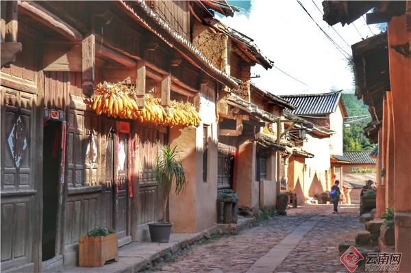 小河淌水是云南哪个地方的民歌，小河淌水属于云南哪个地方的民歌（跟着音乐游云南丨《小河淌水》的故乡）