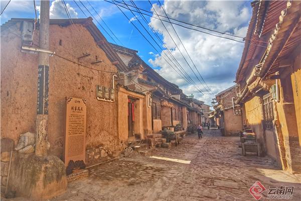 小河淌水是云南哪个地方的民歌，小河淌水属于云南哪个地方的民歌（跟着音乐游云南丨《小河淌水》的故乡）