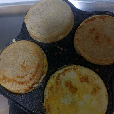 如何做汉堡包，大厨教你做鸡蛋汉堡（汉堡的家常做法）