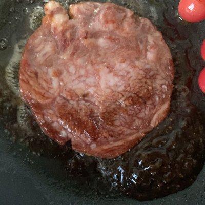 煎牛排用什么黄油，煎牛排用牛油还是黄油（#奈特兰草饲营养美味#香煎美味的黄油牛排）