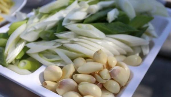 木头鱼韩语在线翻译，中韩翻译器（山东一高校支起大铁锅做全鱼宴）