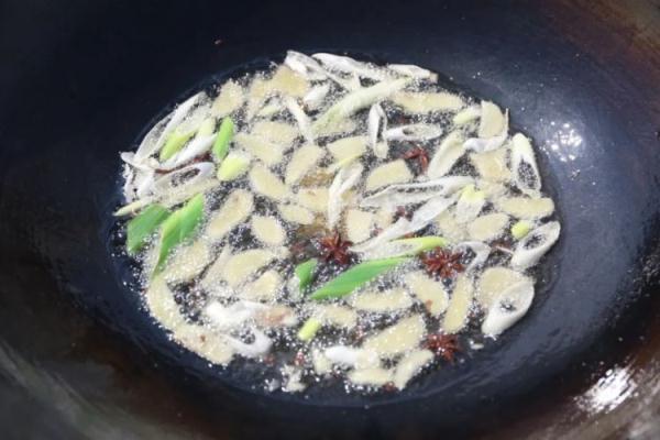 木头鱼韩语在线翻译，中韩翻译器（山东一高校支起大铁锅做全鱼宴）