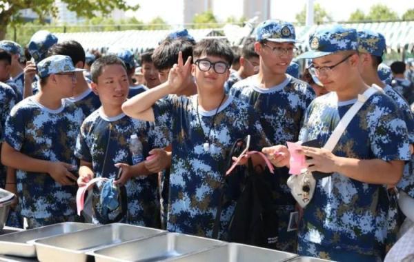 木头鱼韩语在线翻译，中韩翻译器（山东一高校支起大铁锅做全鱼宴）