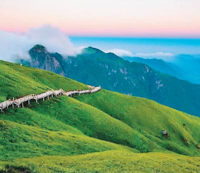 武功山在哪里，武功山在哪里哪个省哪个县（云中草原武功山）