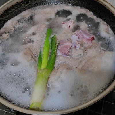 排骨火锅的做法 最正宗的做法，排骨火锅的做法（排骨煲这样做最好吃）
