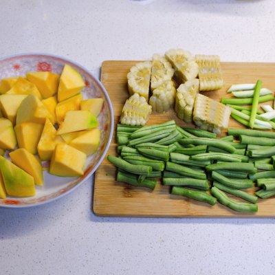 排骨炖南瓜的做法，排骨炖南瓜的做法视频（热烹更美味#排骨一锅炖）