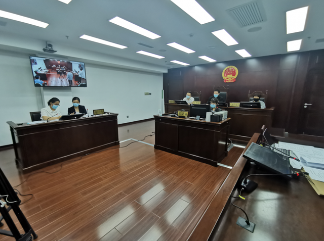 广告条幅印刷方式有哪些，条幅是喷绘还是印刷（壹现场丨一公司横幅上印“反向国旗”被罚）