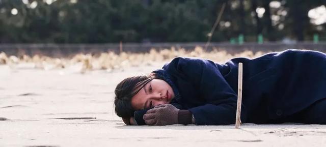 一谈恋爱就严重的焦虑，如果一段感情让你变得焦虑（一谈恋爱就粘人、焦虑、恋爱脑）