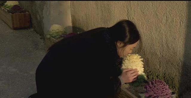 一谈恋爱就严重的焦虑，如果一段感情让你变得焦虑（一谈恋爱就粘人、焦虑、恋爱脑）