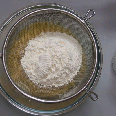 酥皮月饼的做法及配方，老式酥皮月饼皮的做法和配方（#2021亲子烘焙组——“焙”感幸福#酥皮奶黄月饼）