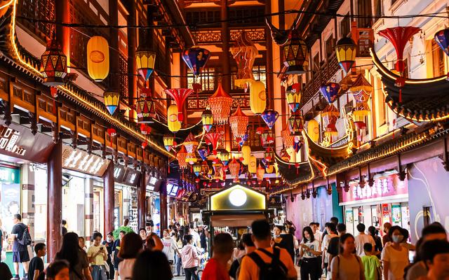 上海孔明灯，上海孔明灯可以随便放吗（豫园商城上演合家欢盛宴）