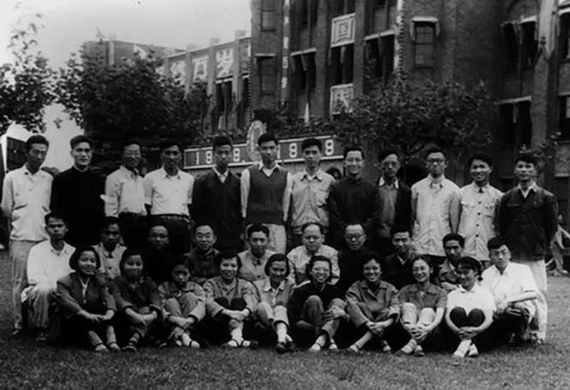 邮政闪光卡是什么卡，邮政闪光卡是什么卡种（百年瞬间丨我国完成人工全合成结晶牛胰岛素）