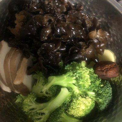 冷锅串串菜品有哪些，冷锅串串菜品有哪些图片（这是我吃过全宇宙最好吃的钵钵鸡）