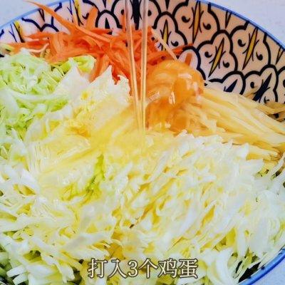 土豆胡萝卜鸡蛋饼，怎样做美味的土豆胡萝卜丝鸡蛋饼（健康美味蔬菜鸡蛋饼）