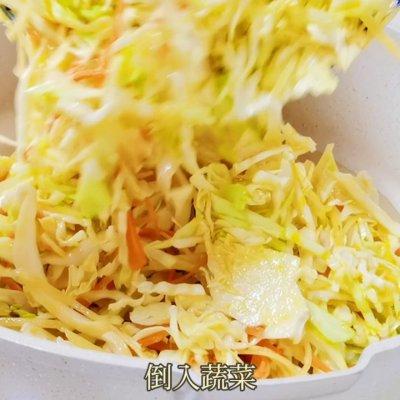 土豆胡萝卜鸡蛋饼，怎样做美味的土豆胡萝卜丝鸡蛋饼（健康美味蔬菜鸡蛋饼）
