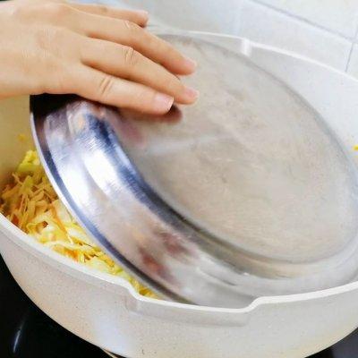 土豆胡萝卜鸡蛋饼，怎样做美味的土豆胡萝卜丝鸡蛋饼（健康美味蔬菜鸡蛋饼）