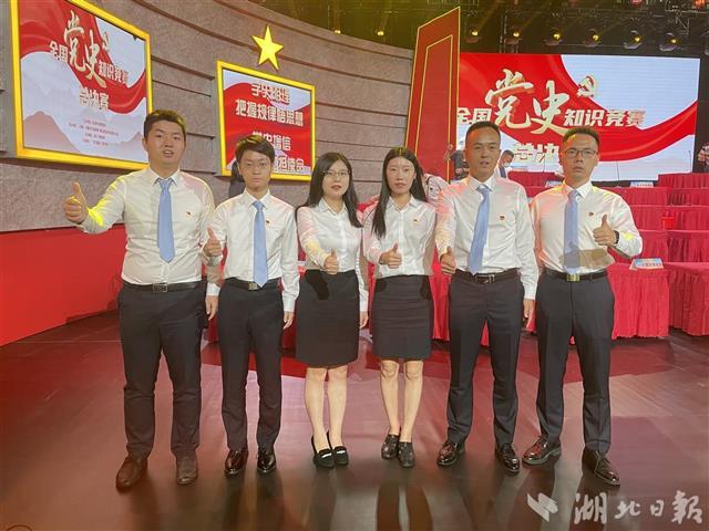 新颖而有内涵的小组名，新颖而有内涵的小组名有哪些（这32个队名，你喜欢哪一个）