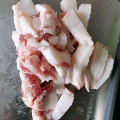 辣椒炒肉丝，辣椒炒肉丝图片（费大厨版辣椒炒肉比卖的还好吃）