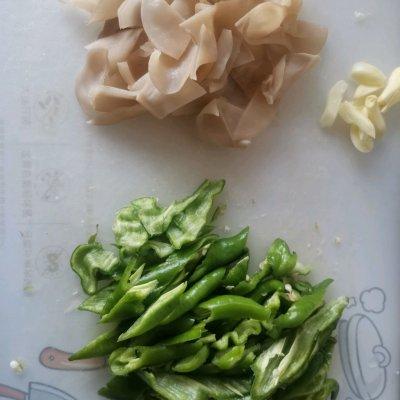 辣椒炒肉丝，辣椒炒肉丝图片（费大厨版辣椒炒肉比卖的还好吃）