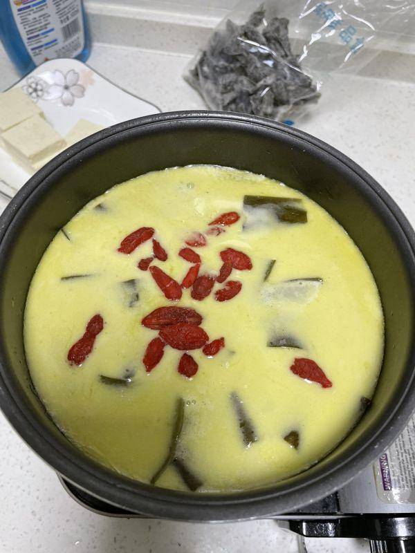 鲫鱼汤的家常做法，鲫鱼汤的家常做法又白又浓（家常鲫鱼汤你这么做）