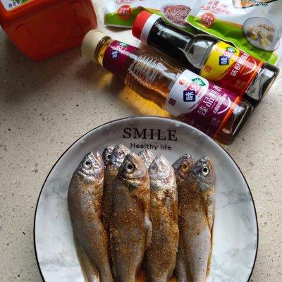 炖小黄花鱼的做法是什么，炖小黄花鱼的做法窍门（这道家喻户晓的红烧小黄花鱼是怎么做的呢）