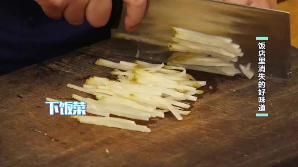 鱼刺的做法大全，家常鱼刺少最好吃的做法（焖酥鱼这样做，一上桌就被抢光）